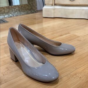 Vionic Women's Taupe/Nude Block Heel Patent. Pumps. NWOT. Sz 9.5.